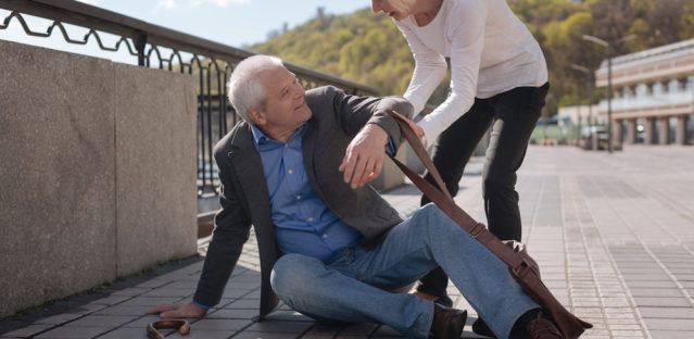 How Physical Therapy Can Help Seniors Prevent Falls